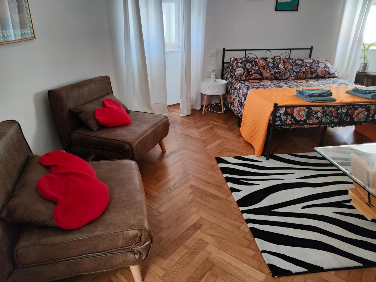 Volta 8 Rooms Trieste Exterior photo
