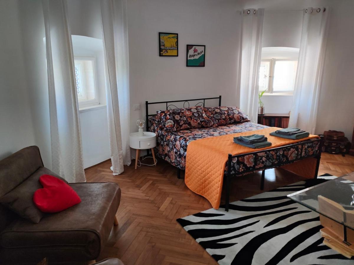 Volta 8 Rooms Trieste Exterior photo